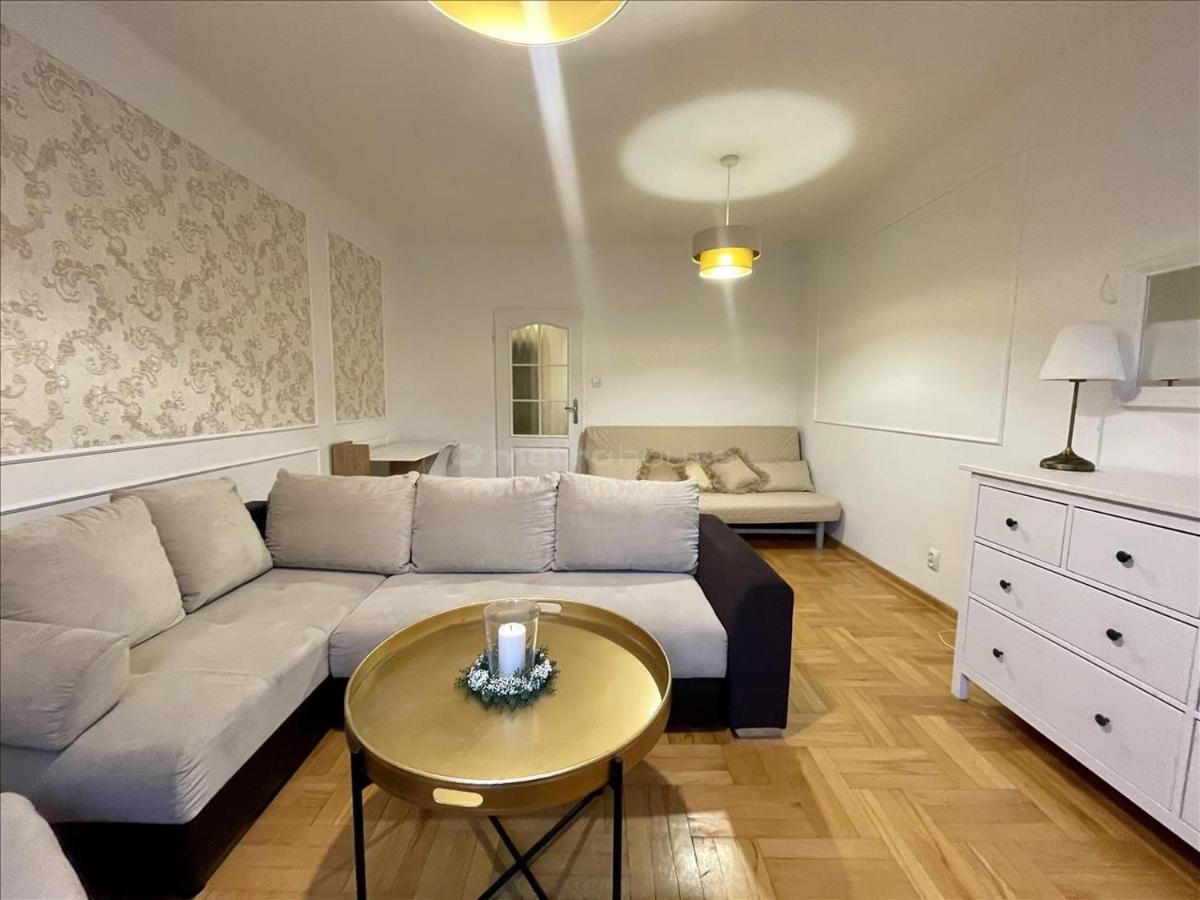 Apartment 9