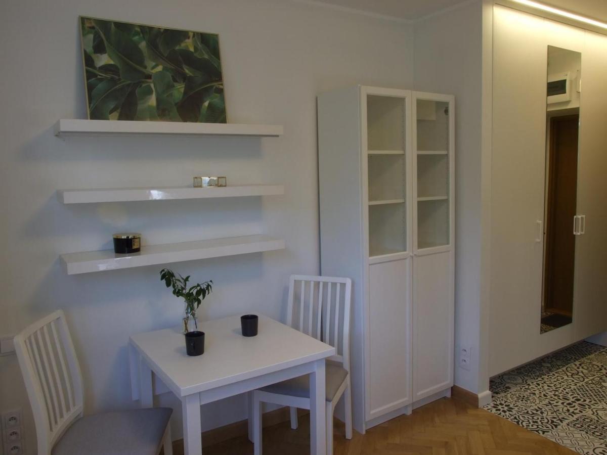 9 Apartment *